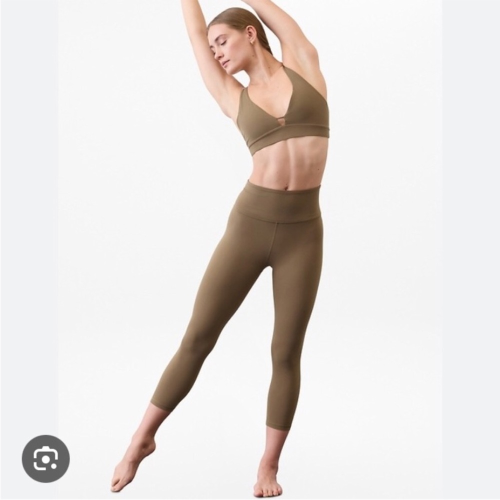 NWT Athleta High Rise Elation Capri Leggings Size Small